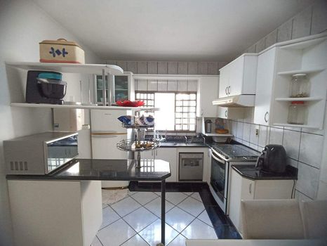 Foto 4 do(a) Casa de 3 quartos à venda em Jardim Brasília, Uberlândia