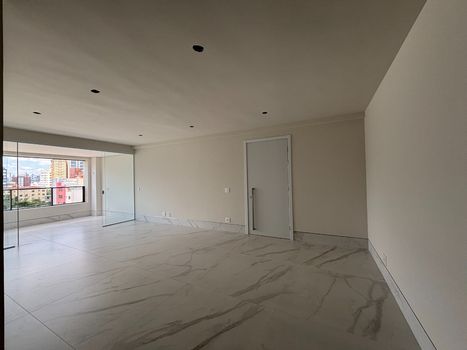 Foto 3 do(a) Apartamento de 4 quartos à venda em Serra, Belo Horizonte