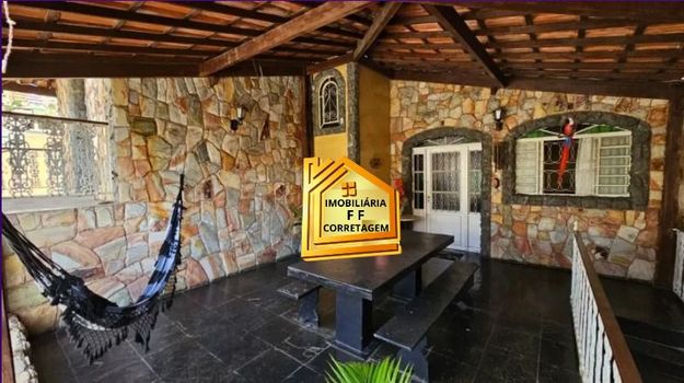 Foto 1 do(a) Casa de 6 quartos à venda em Paraíso, Belo Horizonte