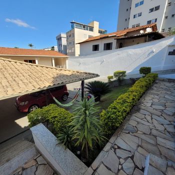 Foto 4 do(a) Casa de 5 quartos à venda em Nova Esperança, Belo Horizonte