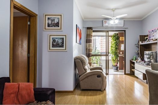 Foto 2 do(a) Apartamento de 3 quartos à venda em Jardim Lindóia, Porto Alegre