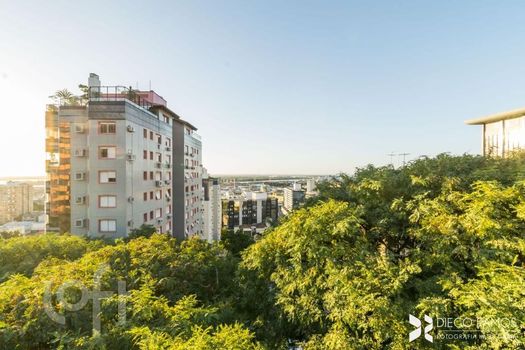 Foto 2 do(a) Apartamento de 4 quartos à venda em Floresta, Porto Alegre