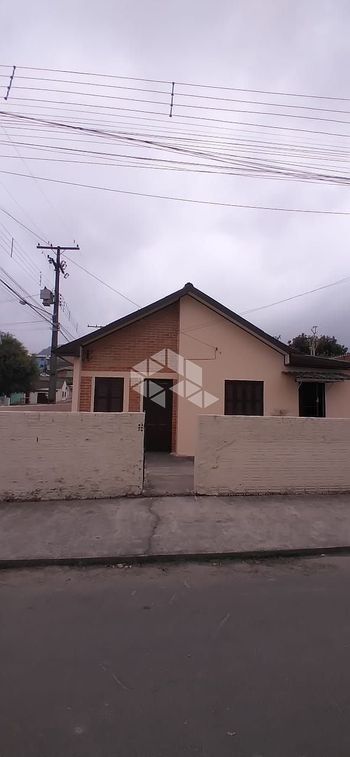 Foto 1 do(a) Casa de 3 quartos à venda em Salgado Filho, Santa Maria
