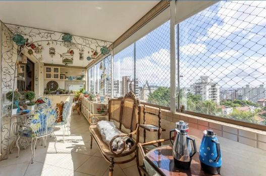 Foto 4 do(a) Apartamento de 3 quartos à venda em Petrópolis, Porto Alegre