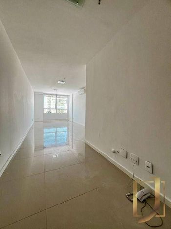 Foto 3 do(a) Sala / Conjunto Comercial false à venda em Santa Rosa, Niterói