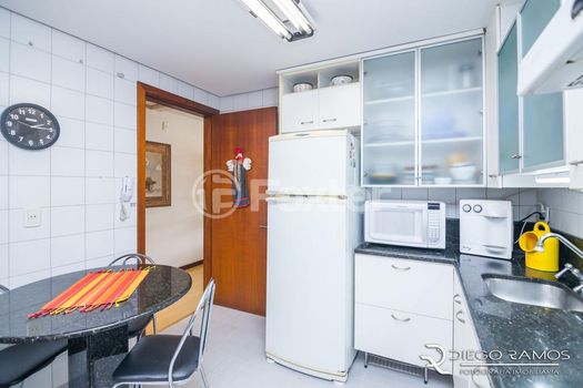 Foto 18 do(a) Apartamento de 3 quartos à venda em Petrópolis, Porto Alegre