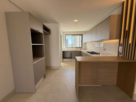 Foto 6 do(a) Apartamento de 3 quartos à venda em Centro, Balneário Camboriú