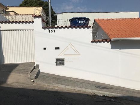 Foto 4 do(a) Casa de 2 quartos à venda em Três Bicas, Varginha