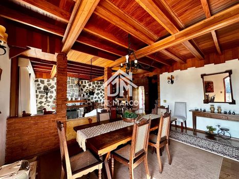 Foto 10 do(a) Casa em Condomínio de 5 quartos à venda em null, Campos do Jordão