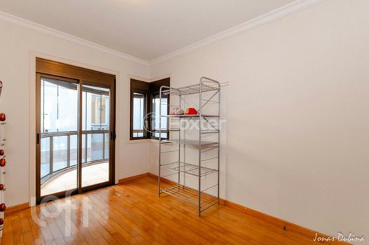 Foto 28 do(a) Apartamento de 3 quartos à venda em Mont Serrat, Porto Alegre