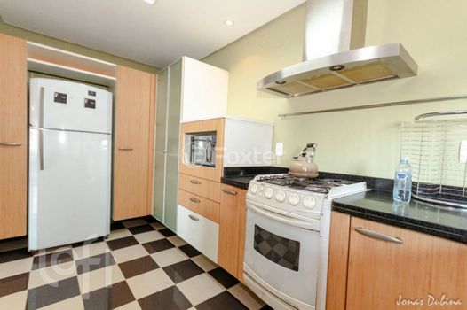 Foto 15 do(a) Apartamento de 3 quartos à venda em Mont Serrat, Porto Alegre