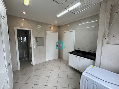 Foto 18 do(a) Apartamento de 6 quartos para alugar em Moema, São Paulo