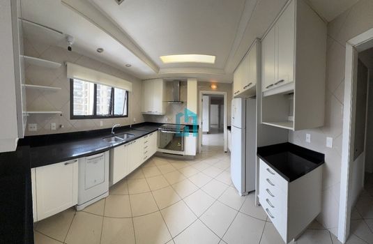 Foto 16 do(a) Apartamento de 6 quartos para alugar em Moema, São Paulo