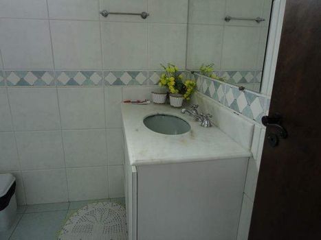 Foto 13 do(a) Casa de 3 quartos à venda em Vila Cecília Maria, Santo André
