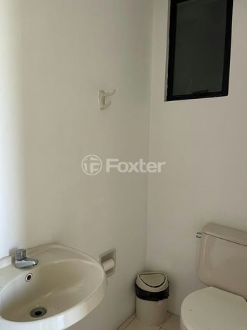 Foto 3 do(a) Sala / Conjunto Comercial false à venda em São João, Porto Alegre