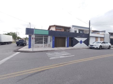 Foto 1 do(a) Casa de 3 quartos à venda em Cidade dos Funcionários, Fortaleza