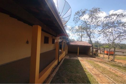 Foto 1 do(a) Fazenda / Sítio / Chácara de 3 quartos à venda em Cercado Grande I, Itapira