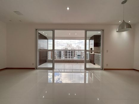 Foto 6 do(a) Apartamento de 2 quartos para alugar em Gleba Fazenda Palhano, Londrina