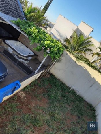Foto 3 do(a) Casa de 4 quartos à venda em Alto Umuarama, Uberlândia