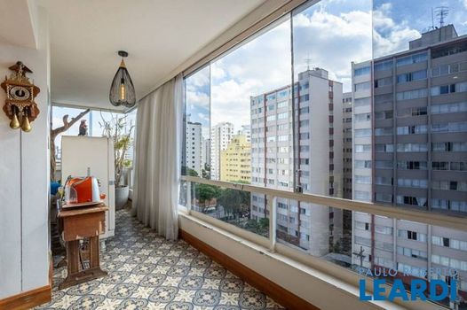 Foto 18 do(a) Apartamento false à venda em Indianópolis, São Paulo
