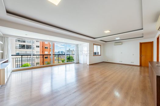 Foto 18 do(a) Apartamento de 3 quartos para alugar em Jardim Europa, Porto Alegre