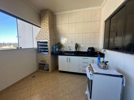 Foto 5 do(a) Apartamento de 3 quartos à venda em Jardim Alvorada, Maringá