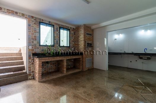 Foto 3 do(a) Casa de 4 quartos à venda em Vila Mariana, São Paulo