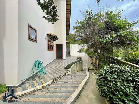 Foto 9 do(a) Casa de 4 quartos à venda em Terras do Madeira, Carapicuíba