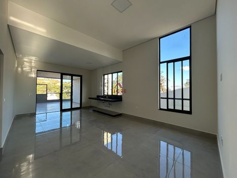 Foto 2 do(a) Casa em Condomínio de 4 quartos à venda em null, Raposos