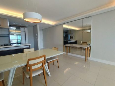 Foto 5 do(a) Apartamento de 2 quartos para alugar em Estreito, Florianópolis