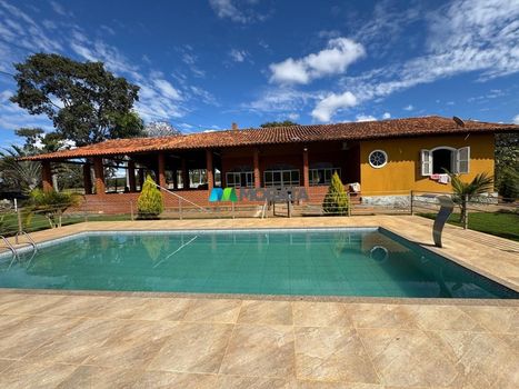 Foto 1 do(a) Fazenda / Sítio / Chácara de 1 quartos à venda em null, Paraopeba