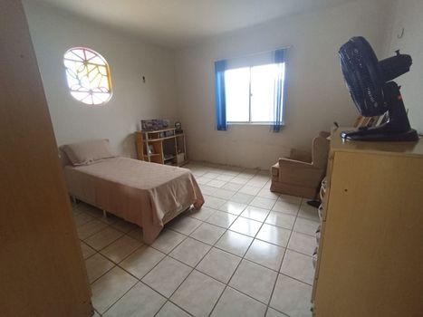 Foto 4 do(a) Casa de 3 quartos à venda em Boa Vista-Castelão, Fortaleza