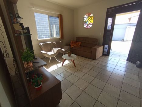 Foto 2 do(a) Casa de 3 quartos à venda em Boa Vista-Castelão, Fortaleza