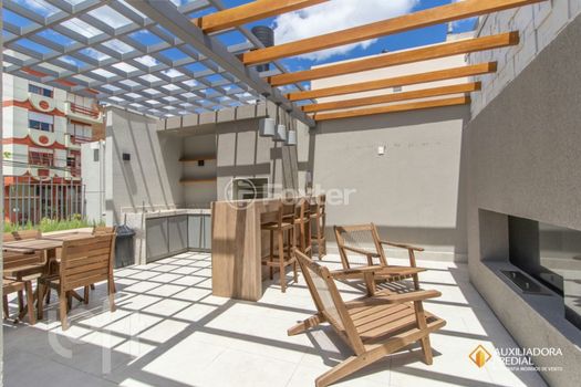 Foto 33 do(a) Apartamento de 2 quartos à venda em Passo da Areia, Porto Alegre