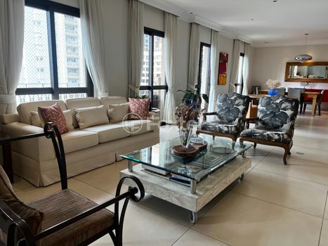 Foto 4 do(a) Apartamento de 4 quartos à venda em Moema, São Paulo
