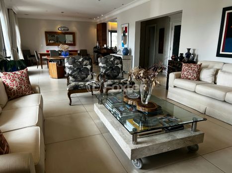 Foto 6 do(a) Apartamento de 4 quartos à venda em Moema, São Paulo