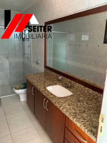 Foto 25 do(a) Casa de 5 quartos à venda em Barra da Lagoa, Florianópolis