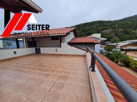 Foto 45 do(a) Casa de 5 quartos à venda em Barra da Lagoa, Florianópolis