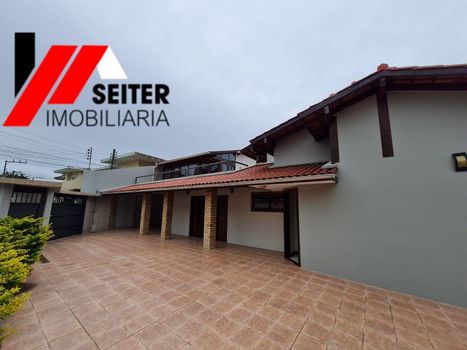 Foto 42 do(a) Casa de 5 quartos à venda em Barra da Lagoa, Florianópolis