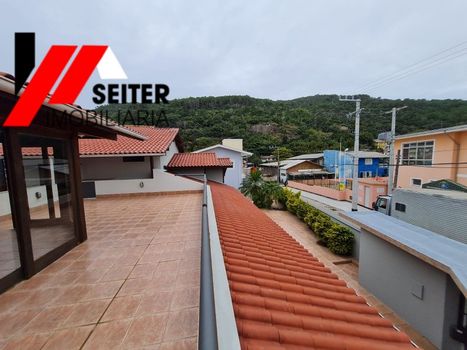 Foto 46 do(a) Casa de 5 quartos à venda em Barra da Lagoa, Florianópolis
