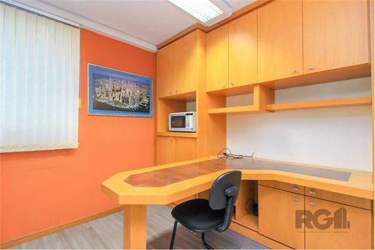 Foto 1 do(a) Loja false à venda em Auxiliadora, Porto Alegre