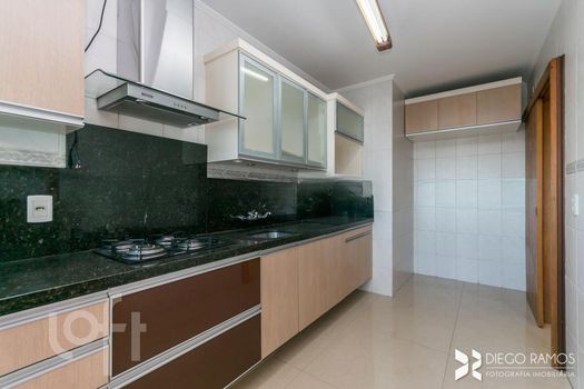 Foto 42 do(a) Apartamento de 3 quartos à venda em Vila Ipiranga, Porto Alegre