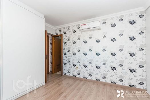 Foto 16 do(a) Apartamento de 3 quartos à venda em Vila Ipiranga, Porto Alegre