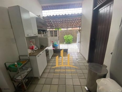 Foto 9 do(a) Casa de 5 quartos à venda em Gruta de Lourdes, Maceió