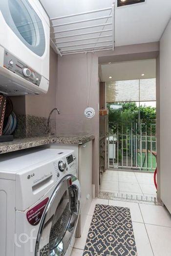 Foto 25 do(a) Apartamento de 2 quartos à venda em Vila Ipiranga, Porto Alegre