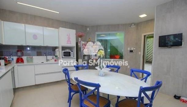 Foto 19 do(a) Casa de 5 quartos à venda em Humaitá, Rio de Janeiro