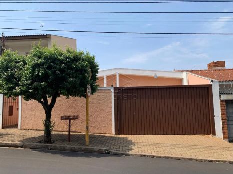 Foto 1 do(a) Casa de 3 quartos à venda em Centro, Bauru