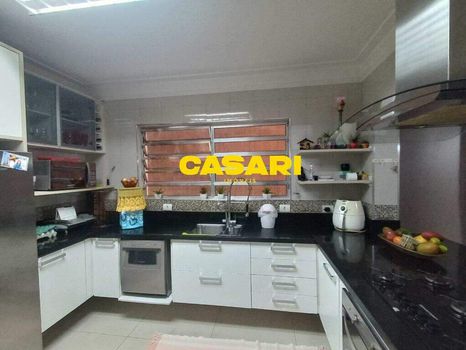 Foto 4 do(a) Casa de 3 quartos para alugar em Paulicéia, São Bernardo do Campo