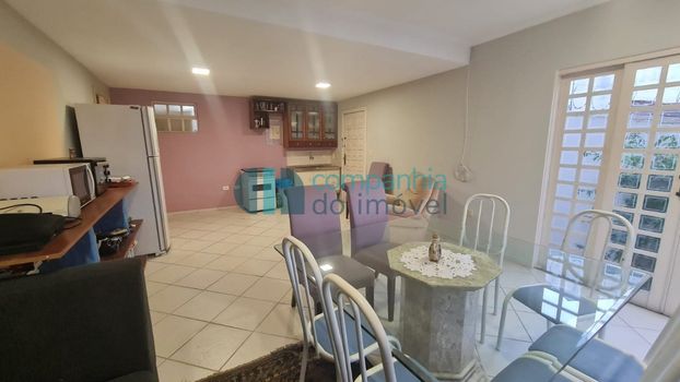 Foto 5 do(a) Casa de 7 quartos à venda em Santa Quitéria, Curitiba