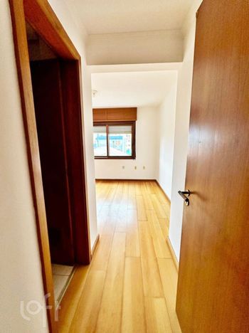 Foto 18 do(a) Apartamento de 2 quartos à venda em Vila Ipiranga, Porto Alegre